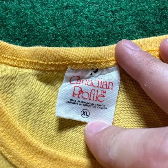 Vintage 70s Canadian Profile Heli Skiing Mens XL Yellow THIN T shirt Men